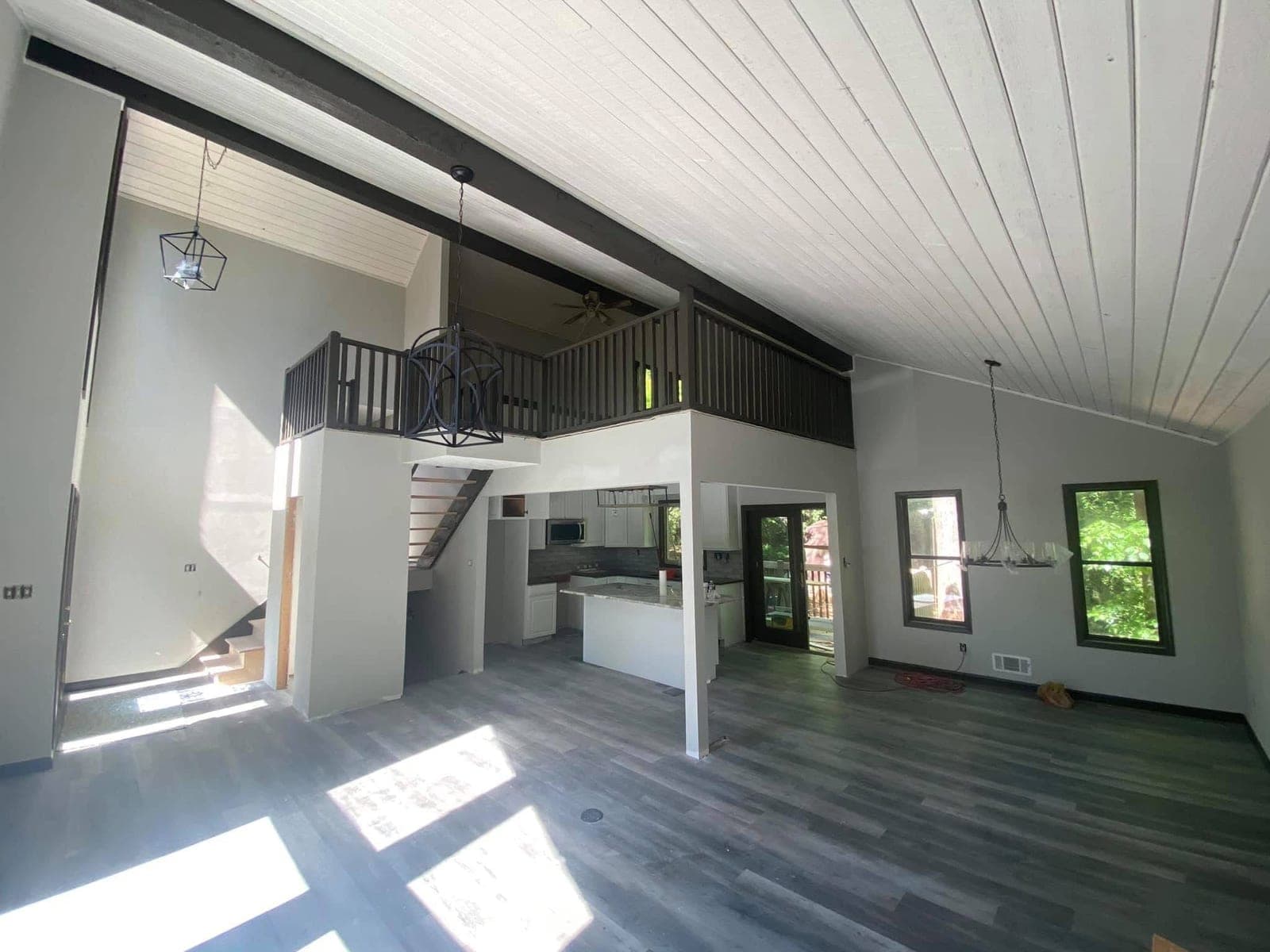 Completed living room flooring project by Horizon Home Services in Cartersville, Georgia